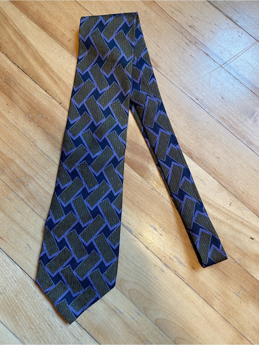 Giorgio Armani Classic Men's Black Purple Patterned Tie 100% Pure Silk Vintage